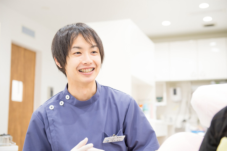 「無理強いはしない」「褒める」をモットーに治療します
