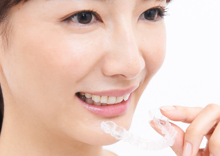 目立ちにくい矯正治療