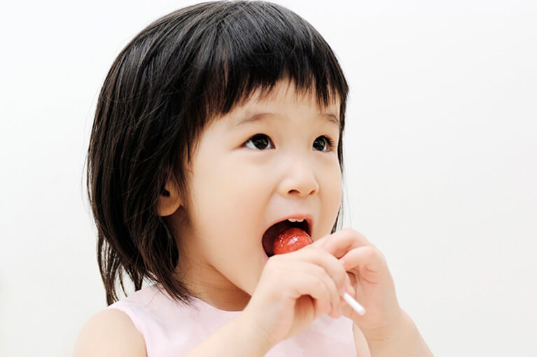 過度な間食やだらだら食べは、お子様の虫歯リスクを高めます